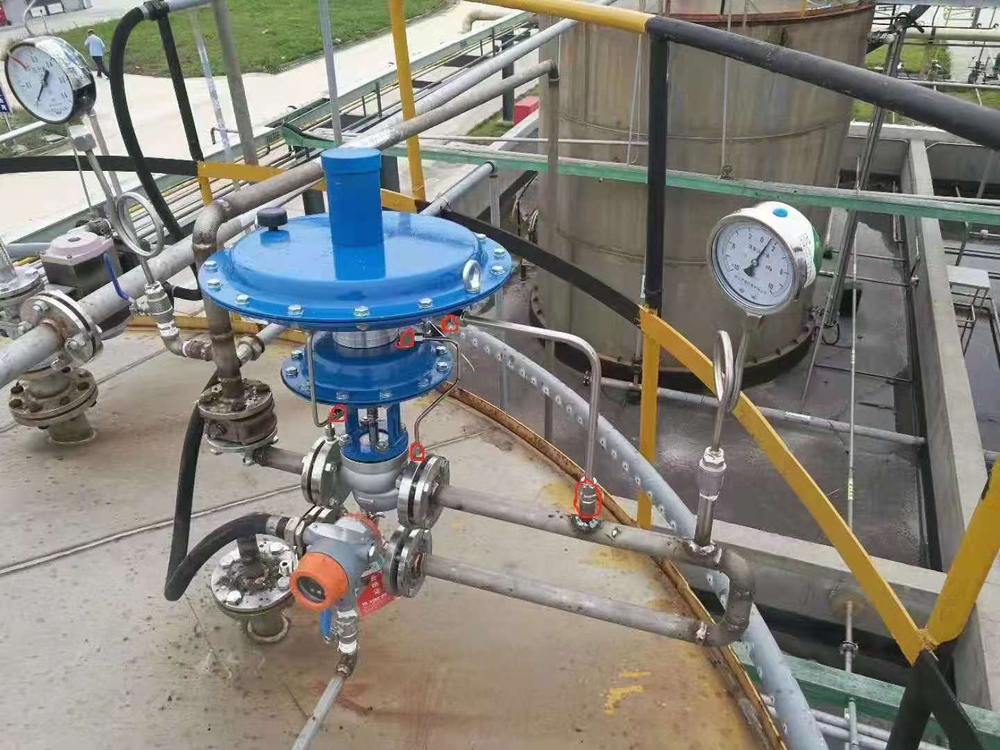 壓力表與管道連接之間為（wéi）什麽要彎一個圈（quān）